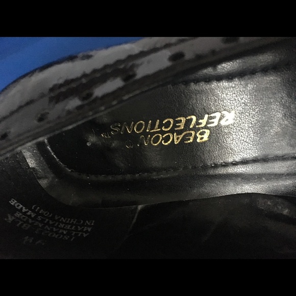 French Toed Heels Classic with a Twist - Picture 3 of 4